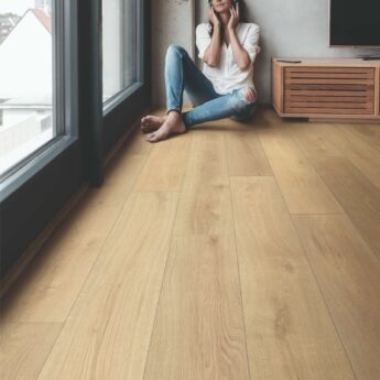 LAMINAT K659 BLONDE MONTREUX EICHE 8+1/33 AC6 4V P+